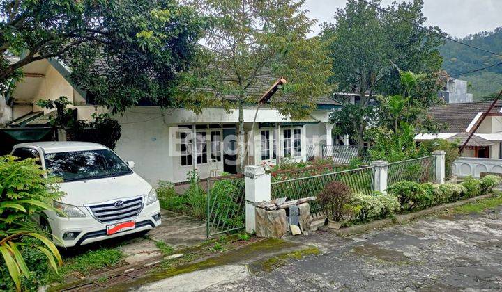 RUMAH VILLA ASRI DAN SEJUK, DI PERUMAHAN FLAMBOYAN KOTA BATU 1