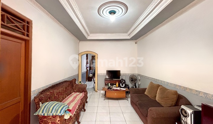 Tebet Timur - Move-In Ready House, a Step Away from Tebet Eco Park 2