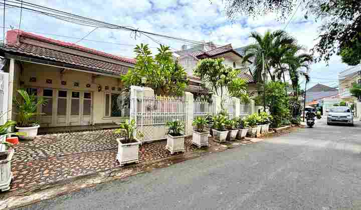 Akses Lebar ! Rumah Siap Huni Tebet Barat Dekat Area Bisnis