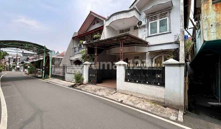 Auto Profit! House + 2-Door Rental Unit in Pancoran, Wide Access 2