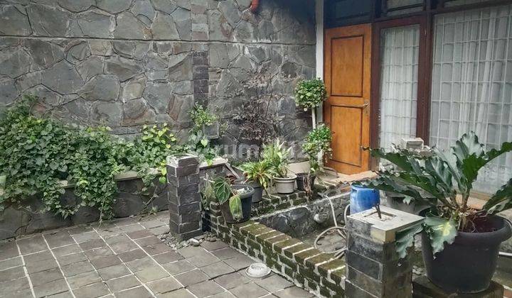 Rumah Bagus Vintage di Bougenville Bandung Siap Huni 1