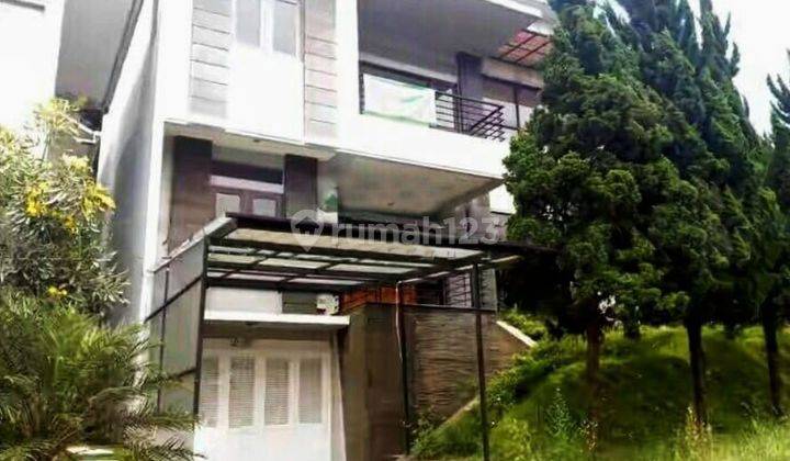 Rumah 3 Lantai di Dago Resort Bandung Siap Huni  1