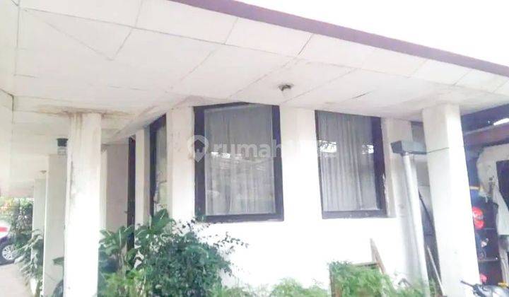 Rumah Belanda Arsitek Klasik di Trunojoyo Dago Bandung 2