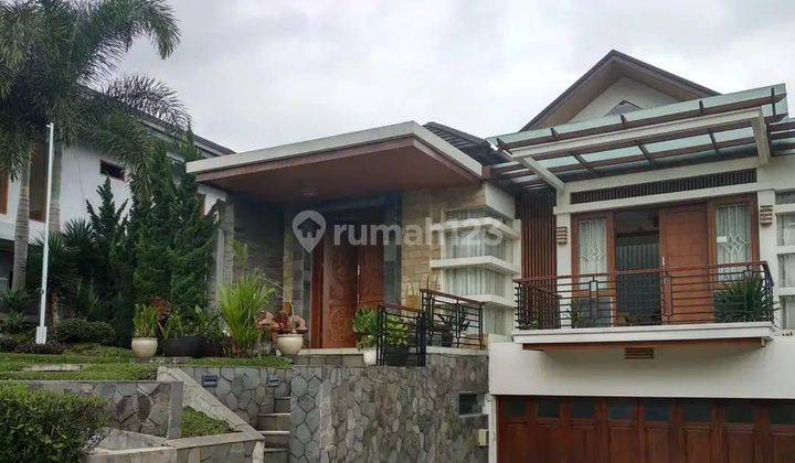 Rumah Vila Mewah Asri Dago Bandung Siap Huni  2