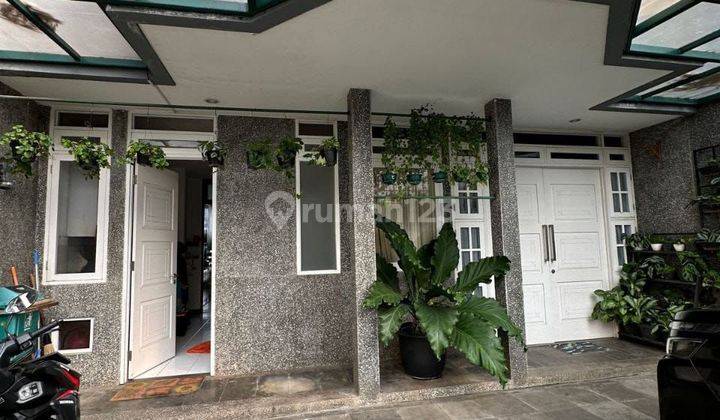 Rumah Vintage Cipaku di Bandung Siap Huni  2