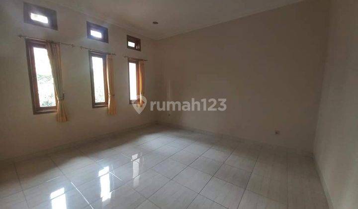 Rumah Mewah 2 Lantai di Gegerkalong Bandung Siap Huni 2