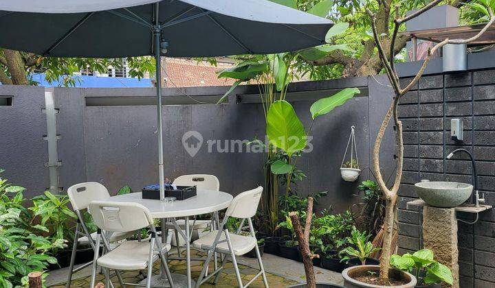 Rumah Hoek Terawat Asri Di Bandung Kota Siap Huni  2