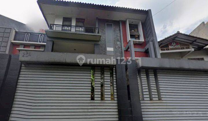 Rumah Bagus 2 Lantai Semi Furnish Di Bandung Utara Siap Huni  1