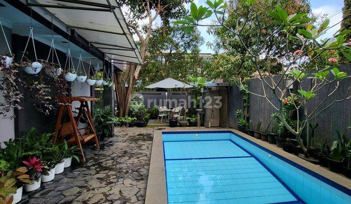 Rumah Lux Terawat Ada Kolam Renang Di Bandung Siap Huni  2