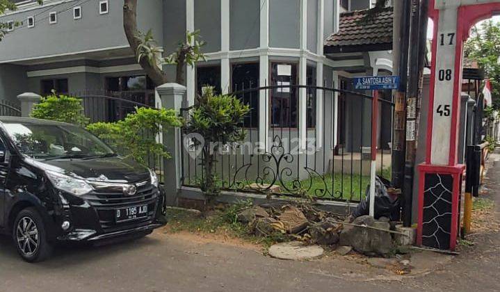 Rumah Mewah 2 Lantai di Bandung Siap Huni 2