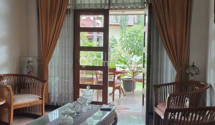 Rumah Bagus Vintage di Bougenville Bandung Siap Huni 2