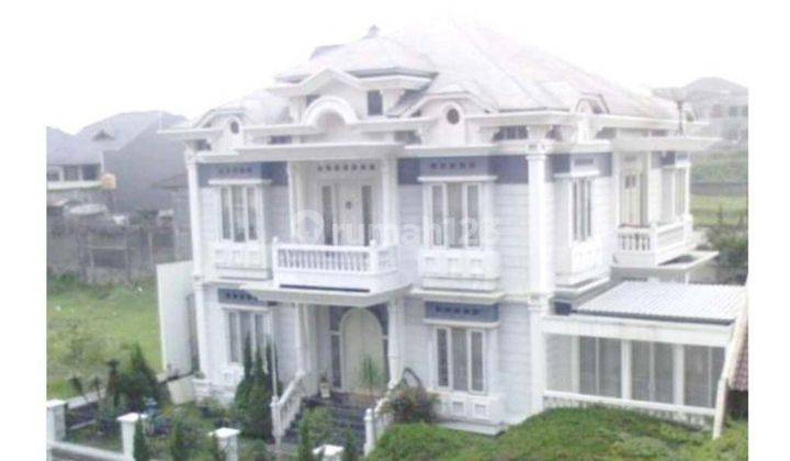 Rumah Mewah Classic 3 Lantai Di Setraduta Siap Huni  1