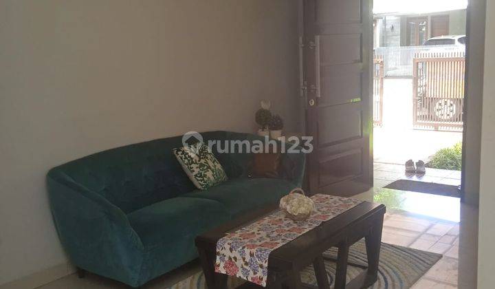 Rumah Semi Furnished, Keamanan 24 Jam di Batununggal 1