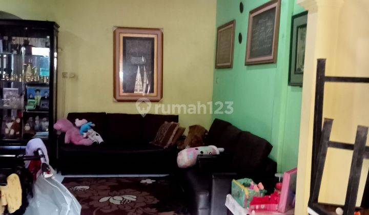 Dijual rumah 3 lantai siap huni , lokasi nyaman 2