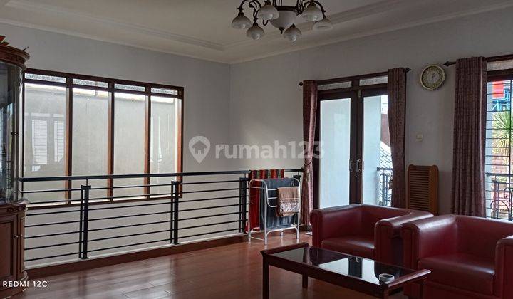 Rumah Lusx Semi Furnished di Parigi Indah, Ciwaruga 1