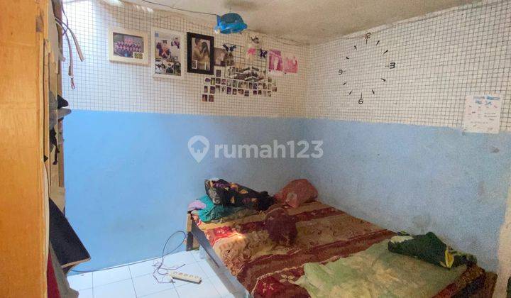 Rumah Area Cukup Ramai Lokasi Dekat Pos Kamling di Cijerah 2