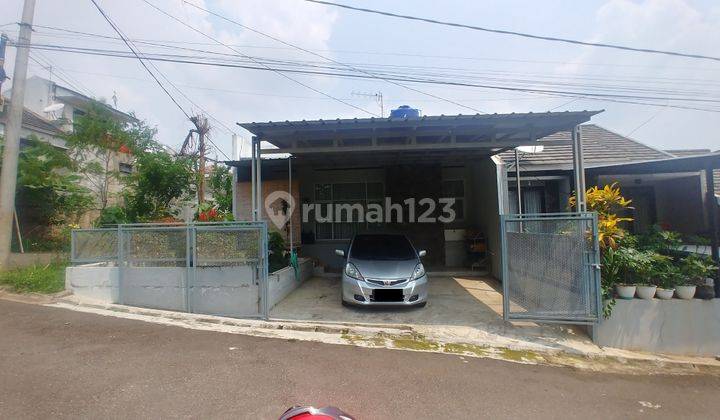 Rumah Minimalis Semi Furnished di Edelweis Residence, Cimahi 1