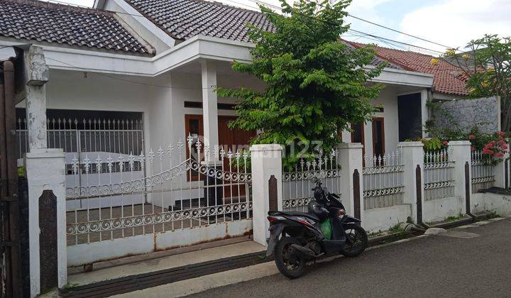 Rumah Terawat Lokasi Dekat Segala Akses di Ciwastra 1