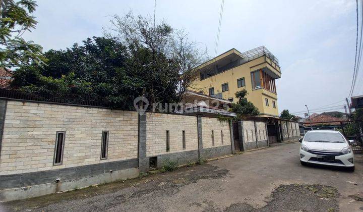 Rumah Mewah Ada Kolam Renang Dan Taman di Pharmindo 1