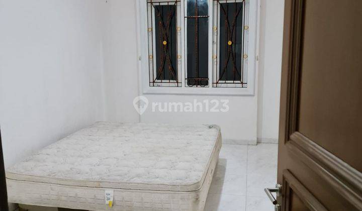 Rumah 3 Lantai di Jl. Rawa Kepa, Tomang, Jakarta Barat 2