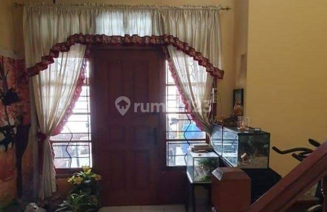 Rumah 2 Lantai Semi Furnished di Taman Pabuaran, Tangerang 2