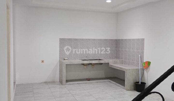 Dijual Rumah 2 Lantai di Taman Palem Lestari, Cengkareng Barat 1