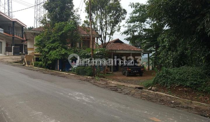 House by the Main Road Suitable for Business Near Sumedang Toll Road