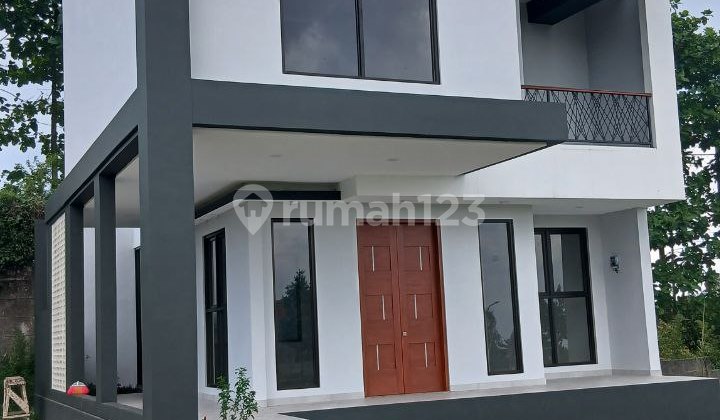 Rumah Luas dengan Roof Top Mewah Terjangkau dekat Kota Cimahi Rumah Luas dengan Roof Top Mewah Terjangkau dekat Kota Cimahi