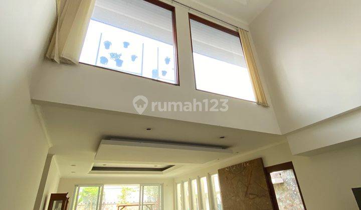 Disewa Rumah Bagus 4 Kamar Tidur Siap Huni di Setramurni Bandung 1