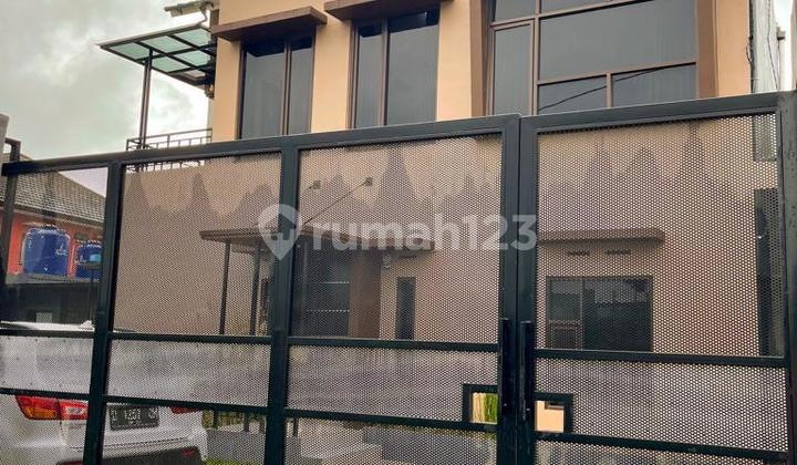 Rumah Villa 3 Kamar Tidur Homeyluas Modern Siap Huni di Lembang