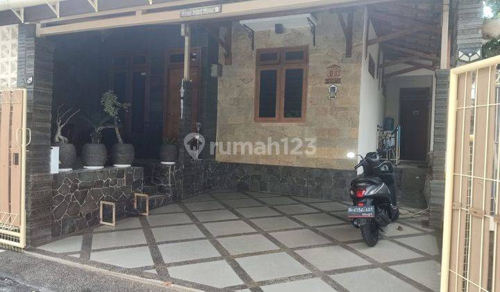 Disewa Rumah Bagus Furnished Hook Harga Bersaing di Sindanglaya 1