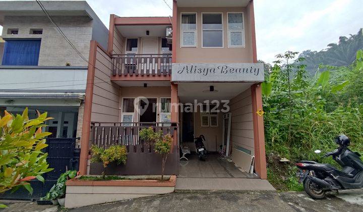Dijual Rumah Bagus Siap Huni Homey Semi Furnished di Ngamprah 1