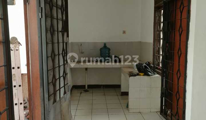 Disewa Rumah Bagus Minimalis 2 Kamar Tidur di Taman Kopo Indah  2