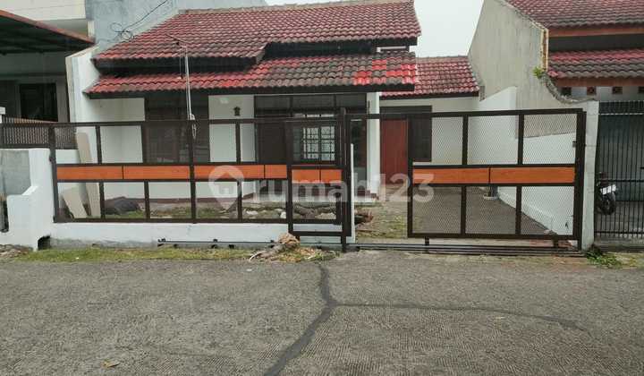 Disewa Rumah Bagus Minimalis 2 Kamar Tidur di Taman Kopo Indah  1