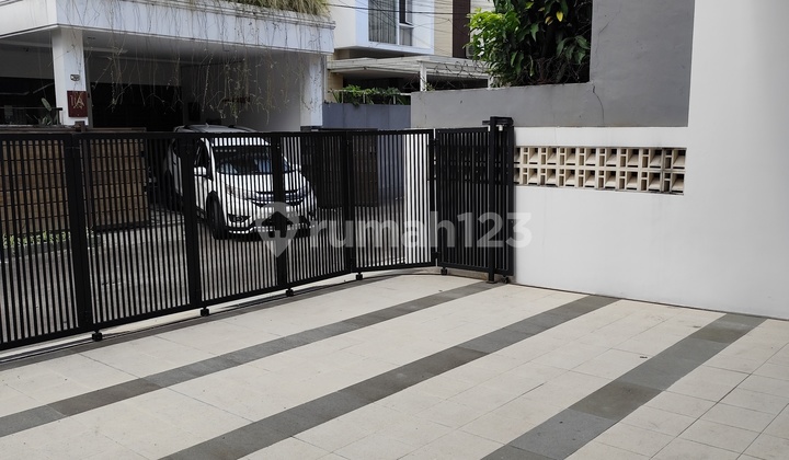 Two-story house in BKR, Bandung City, strategic location. 2