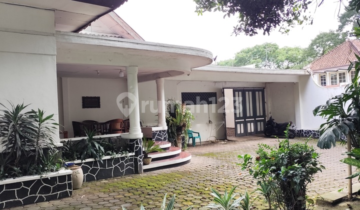 Rumah Besar Asri, Halaman Luas, Cipedes Bandung Kota. 2