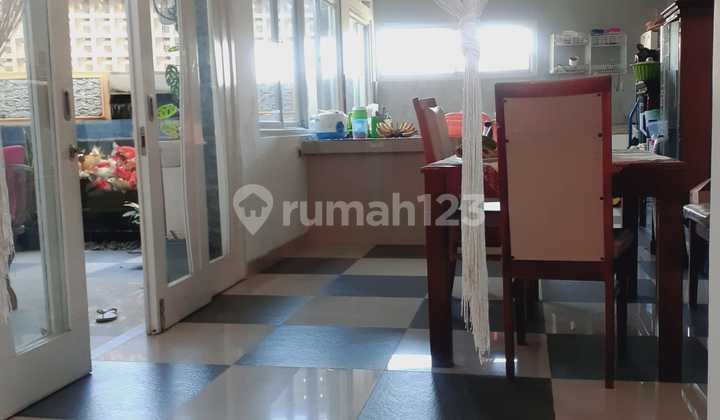 2-Story House, 6 Bedrooms, Fully Furnished in Garut City. 2-Story House, 6 Bedrooms, Fully Furnished in Garut City.