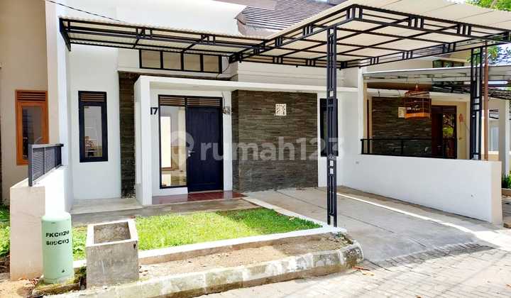 For rent: 2-bedroom house in Kota Bali Padalarang complex. For rent: 2-bedroom house in Kota Bali Padalarang complex.