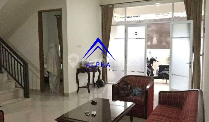 Rumah 2 lantai di Bangbayang, Dago, Bandung.