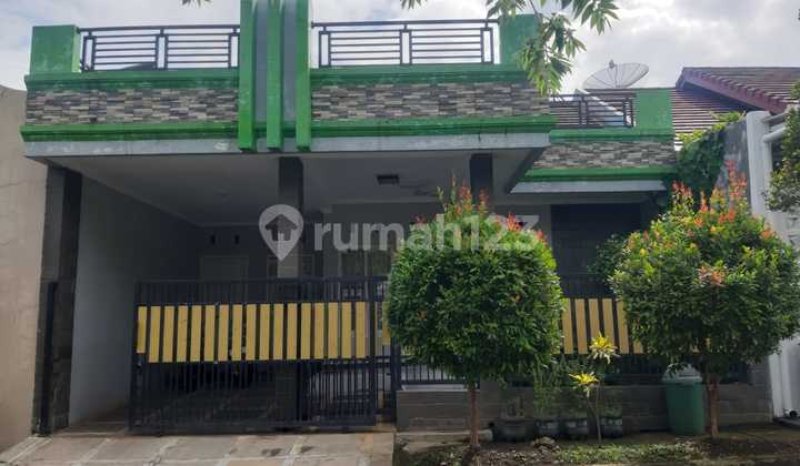 Rumah Garut Kota ada rooftop, nyaman untuk keluarga. Rumah Garut Kota ada rooftop, nyaman untuk keluarga.