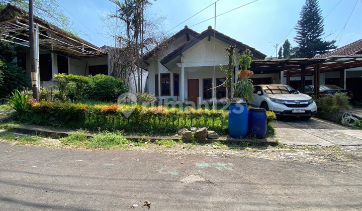 Rumah halaman luas di Sukajadi Bandung, dekat Tol Pasteur. 2