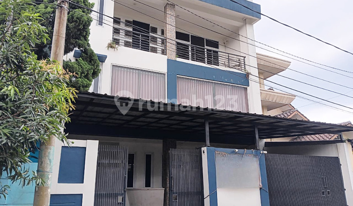 Bangunan 3 Lantai Cocok Buat Kantor dan Tempat Usaha, Bandung.