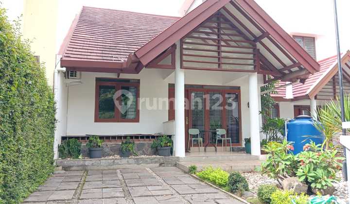 Rumah Rasa Villa, Ada Kolam Renang, Dago Resort Bandung. Rumah Rasa Villa, Ada Kolam Renang, Dago Resort Bandung.