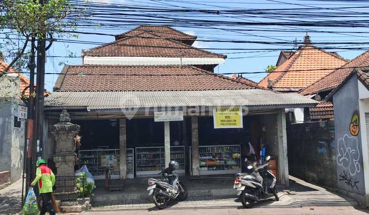 Ruko 3 Lantai Tepat di Seberang Jalan Raya Kerobokan Gc