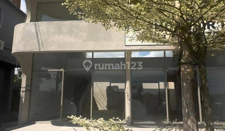 Disewakan Ruko Baru 2 Lantai Parkir Luas Dekat Pantai Lyma Pererenan 1