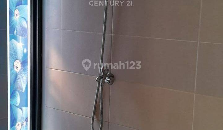 kamar mandi rumah hook daerah elit di