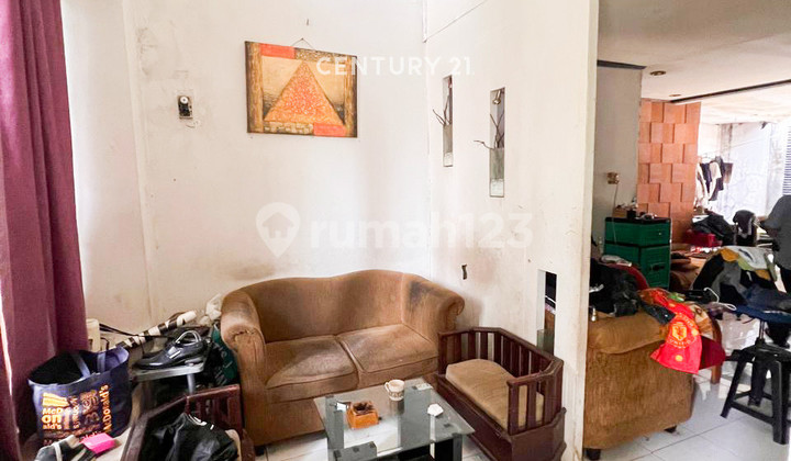 Strategic House In Bumi Indraprasta 1 Housing Estate, Bogor