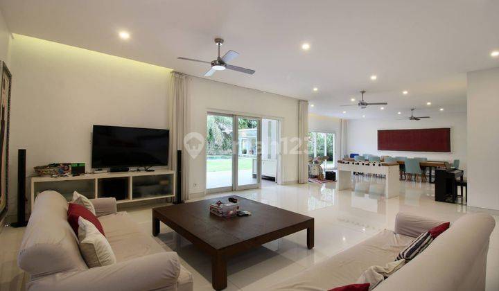 Dijual BU villa cantik furnished di umalas bali 2