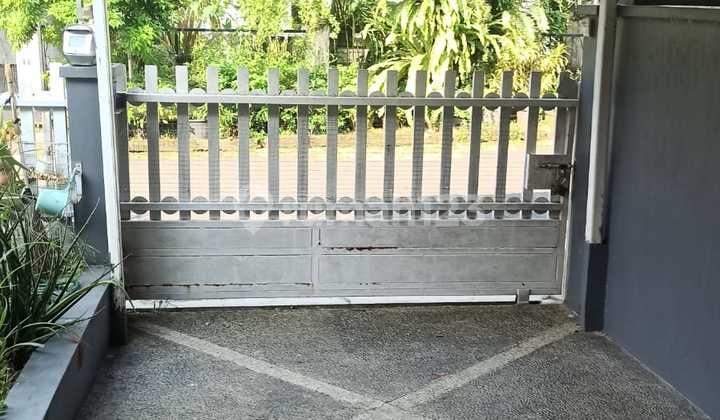 For Quick Sale: House in the Elite Baranansiang Housing Estate, East Bogor. For Quick Sale: House in the Elite Baranansiang Housing Estate, East Bogor.