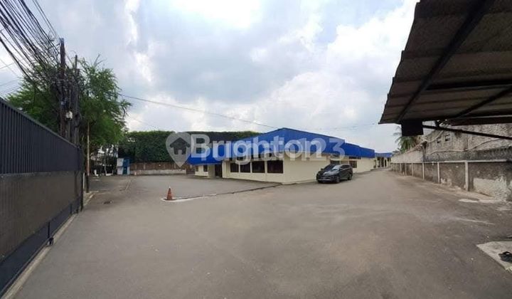 For rent: Large warehouse with high electricity capacity and its own substation in TB Simatupang / Pasar Rebo, East Jakarta. For rent: Large warehouse with high electricity capacity and its own substation in TB Simatupang / Pasar Rebo, East Jakarta.